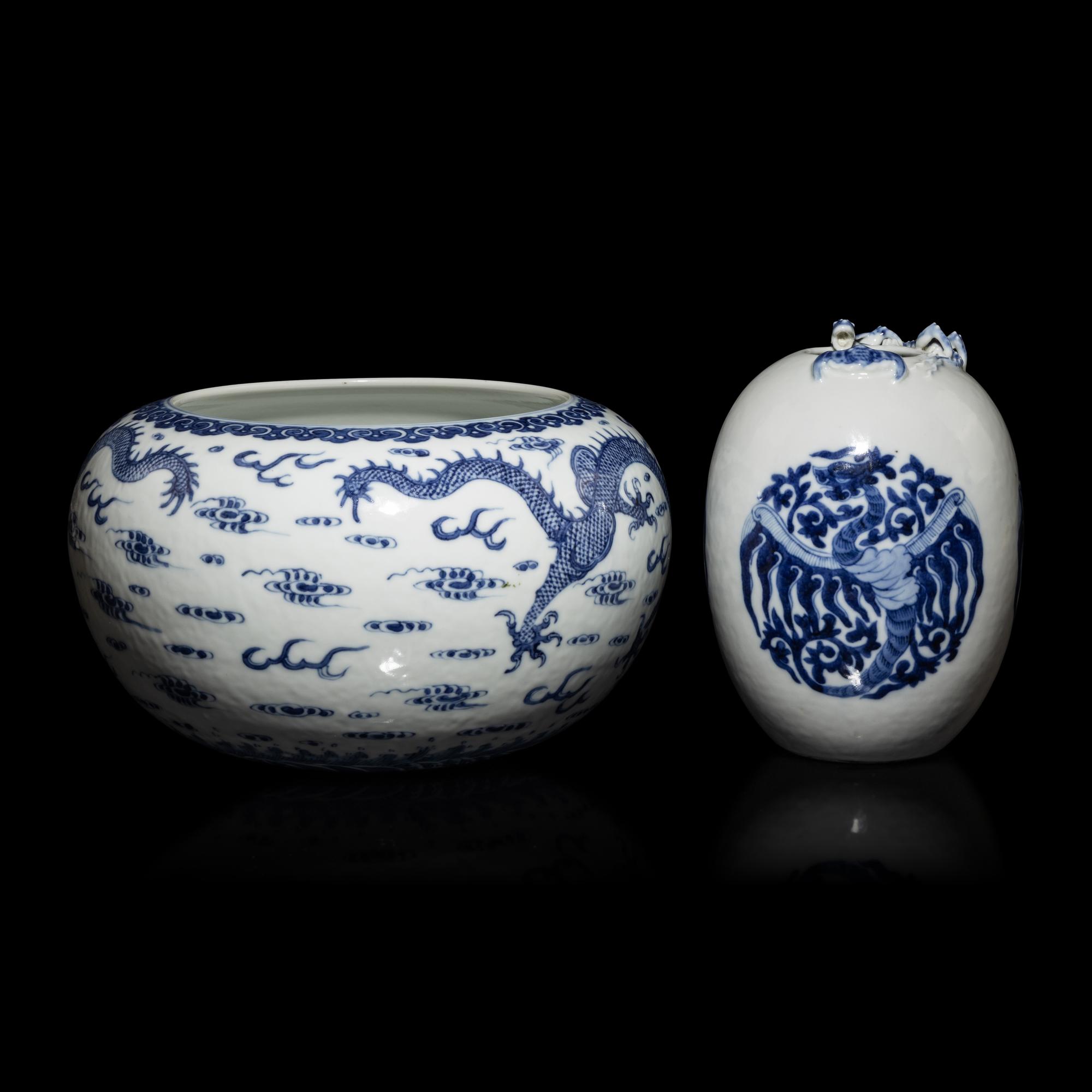 Two Chinese Blue and White Porcelain Globular Brush Washers, 20th Century — 近代 青花龍鳳紋水盂兩件