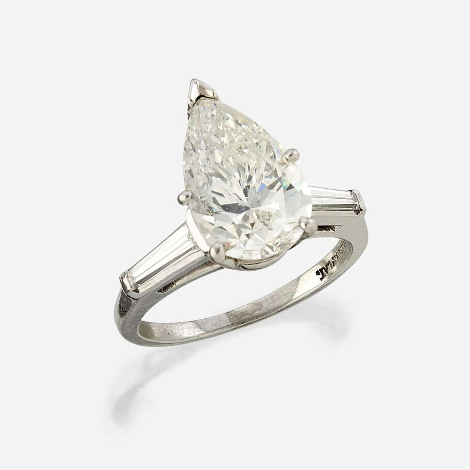 A diamond solitaire