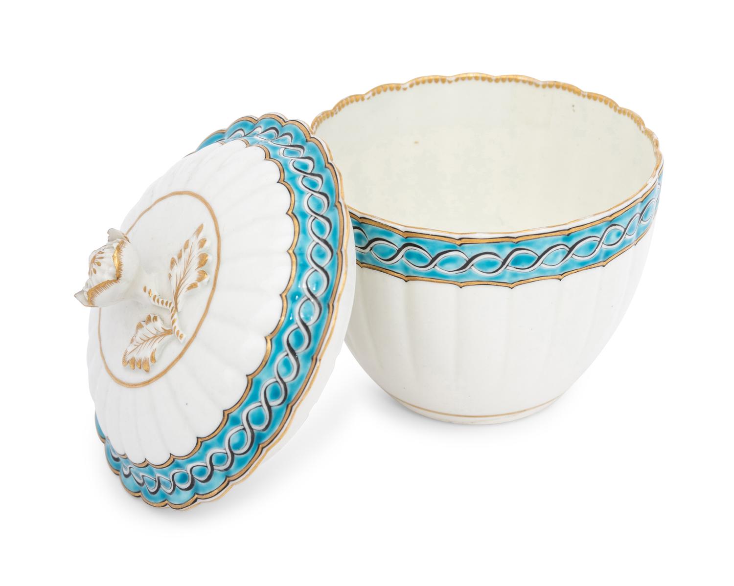 A Worcester Porcelain Covered Sugar Bowl
