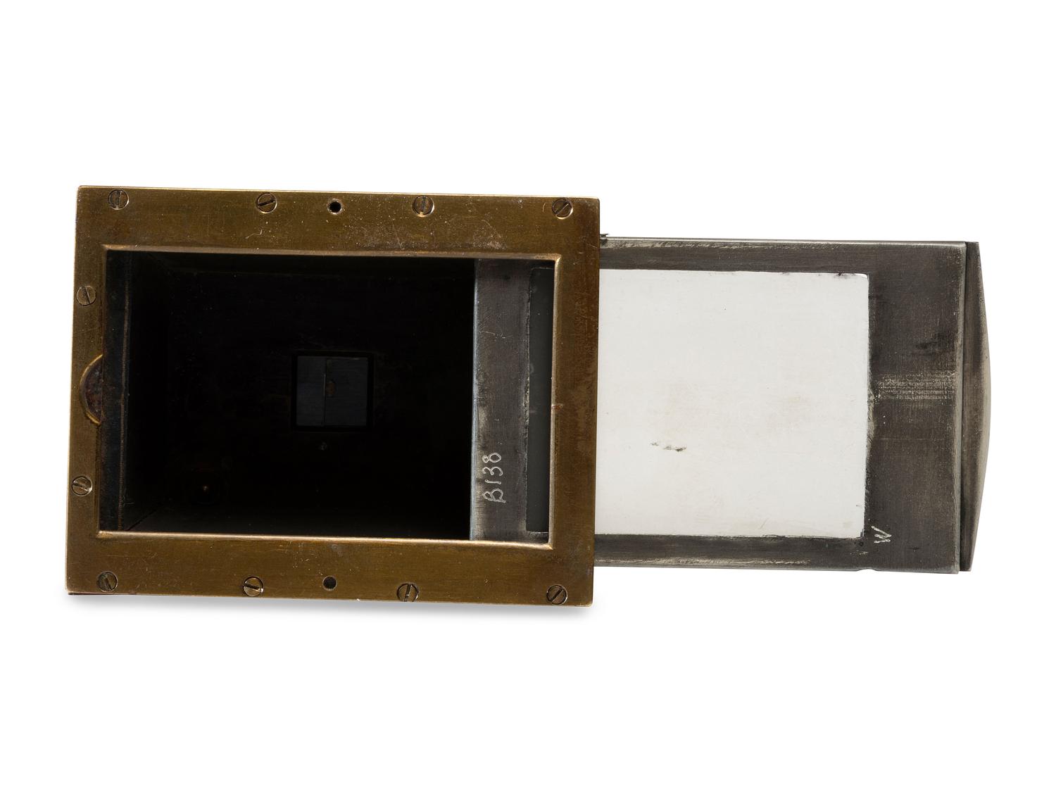 [EARLY PHOTOGRAPHY]. Tropical miniature truncated plate camera. E. Krauss, Paris.