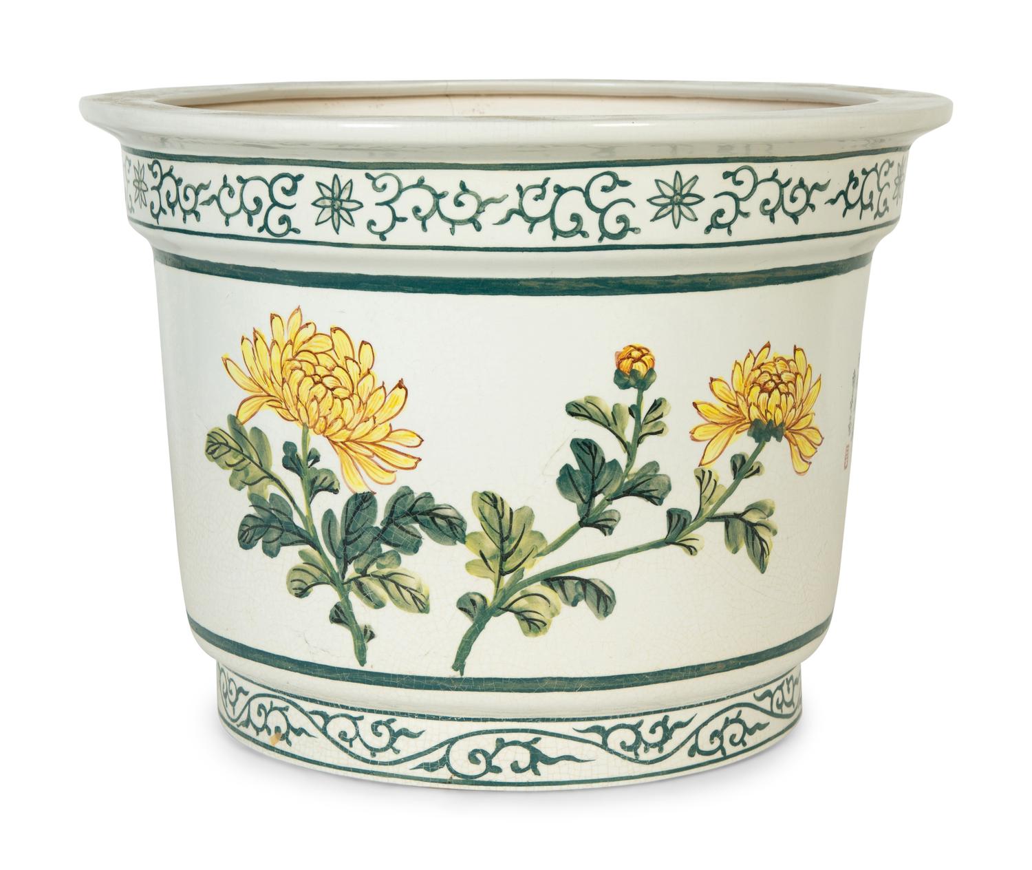 A Chinese Export Porcelain Jardinière