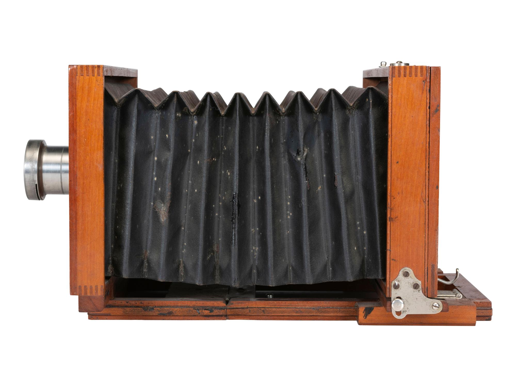 [EARLY PHOTOGRAPHY]. Rochester Optical Co. view camera with case.