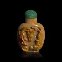 A Chinese Carved Agate "Chilongs" Snuff Bottle