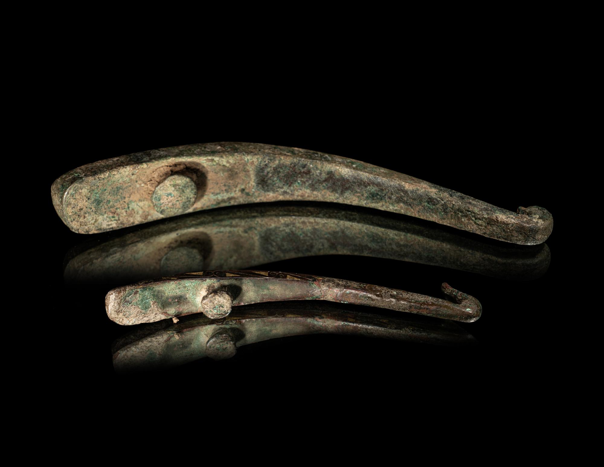 Two Inlaid Bronze Garment Hooks, Daigou