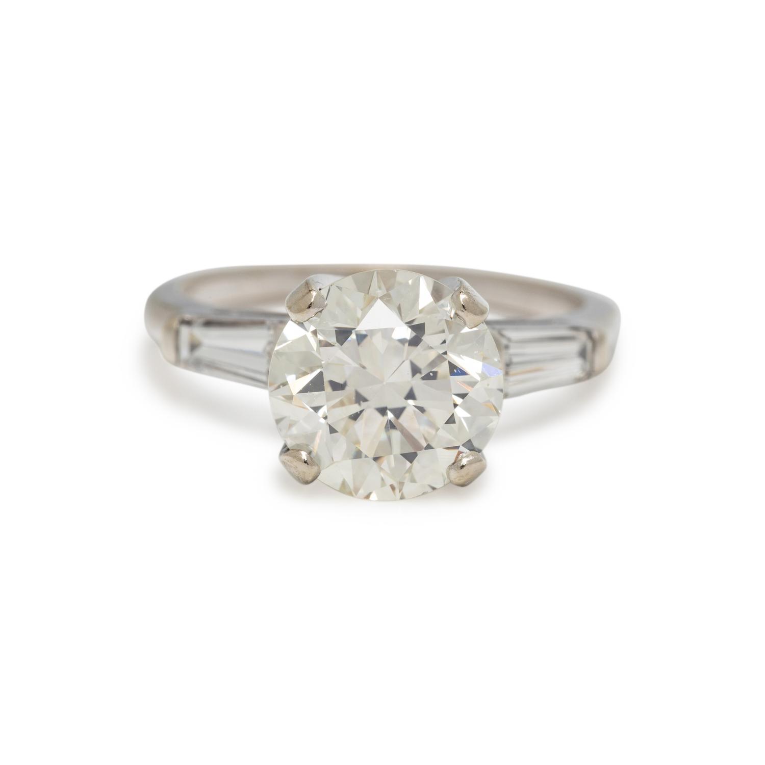 DIAMOND RING