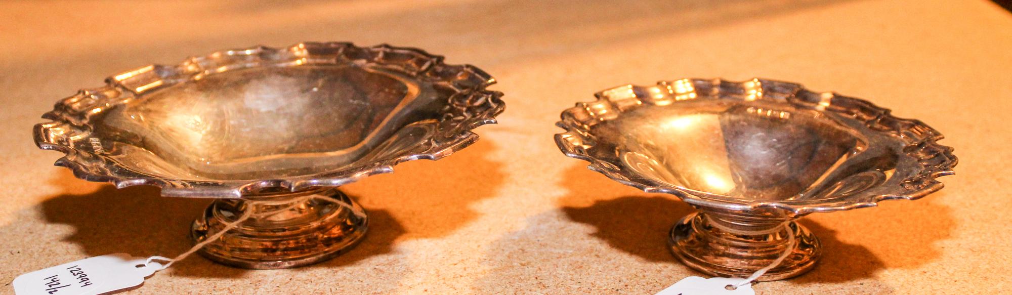 Two English Silver Footed Dishes, R. Carr Ltd., Sheffield, 1994, each having an undulating rim.
