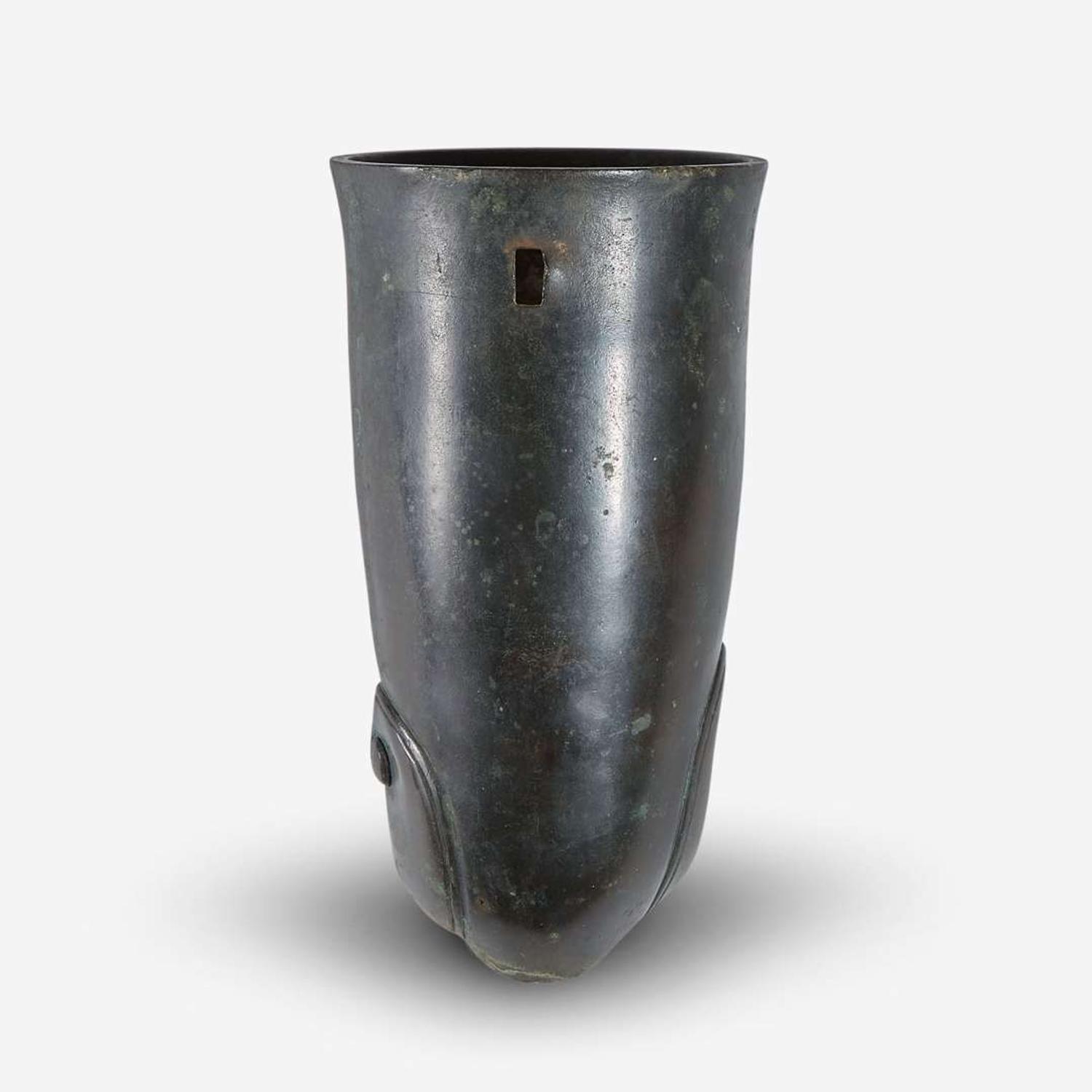A patinated bronze rhyton-form fitting or wall vase 来通杯形铜器 18th/early 19th century ????????