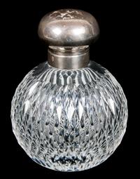 An English Silver Mounted Glass Scent Bottle, 20TH CENTURY, Birmingham, 2000.