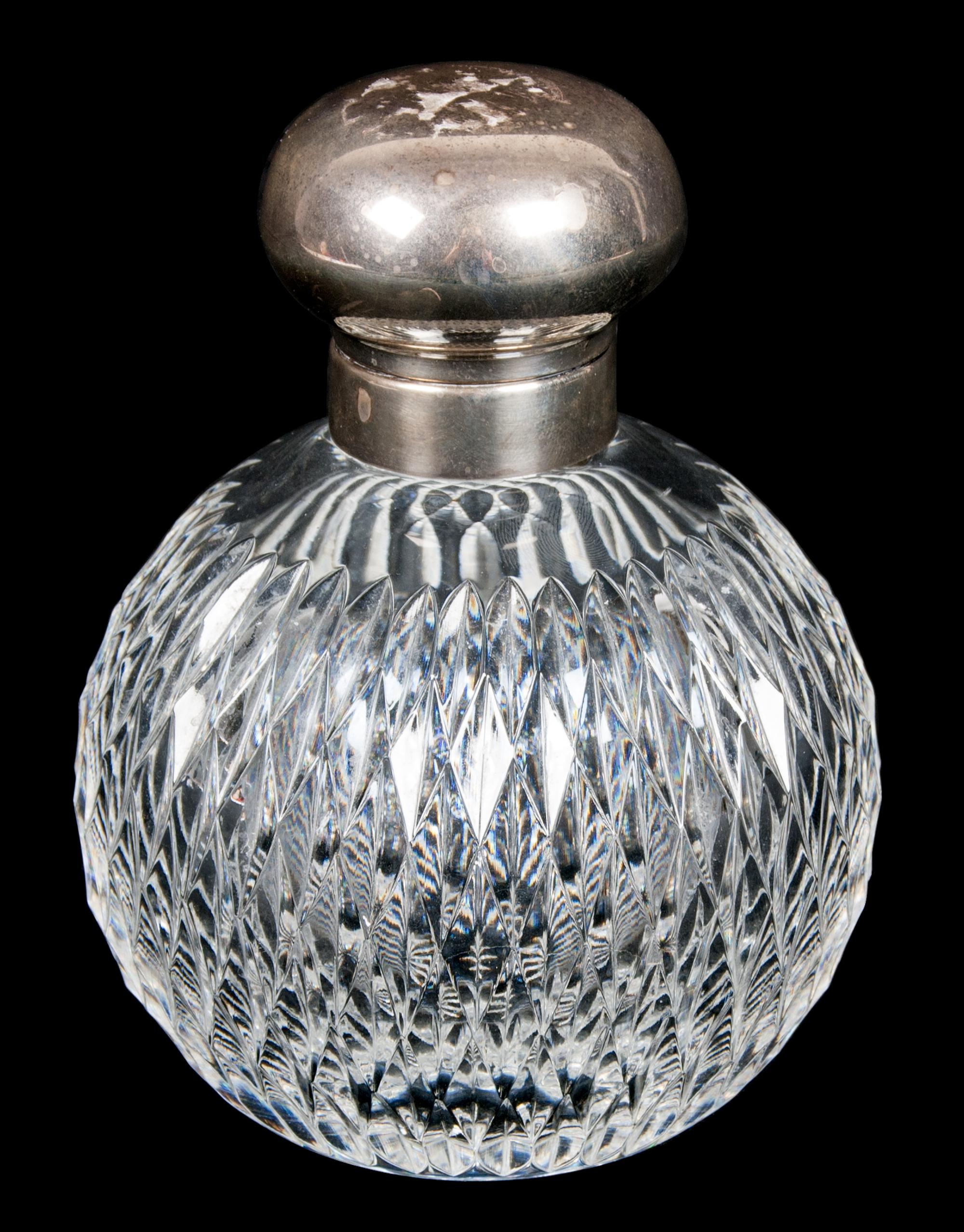 An English Silver Mounted Glass Scent Bottle, 20TH CENTURY, Birmingham, 2000.