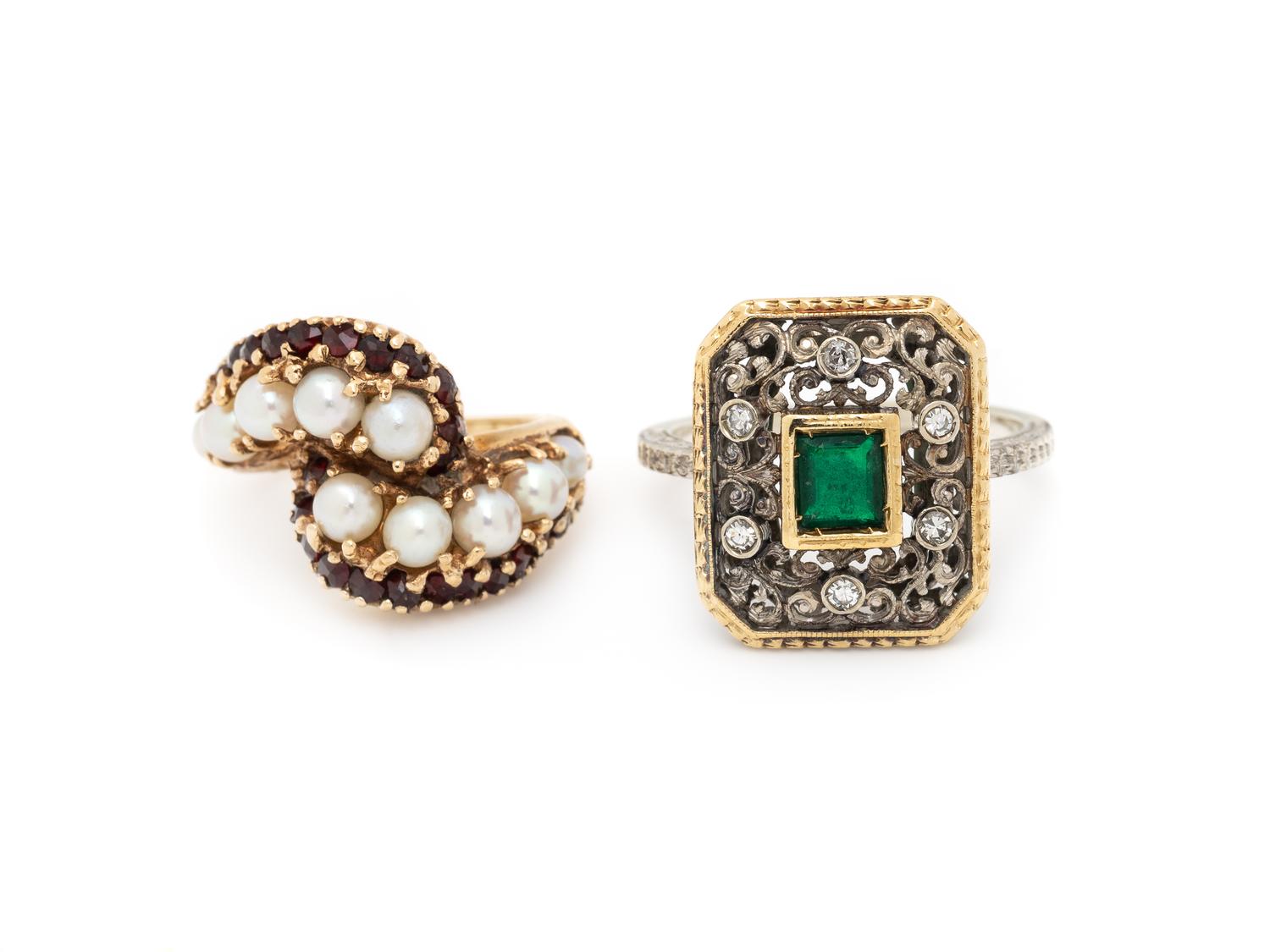 COLLECTION OF GOLD AND GEMSTONE RINGS
