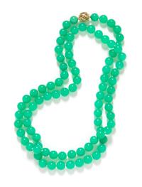 A Single Strand Chrysoprase Bead Necklace with Gold and Diamond Clasp,