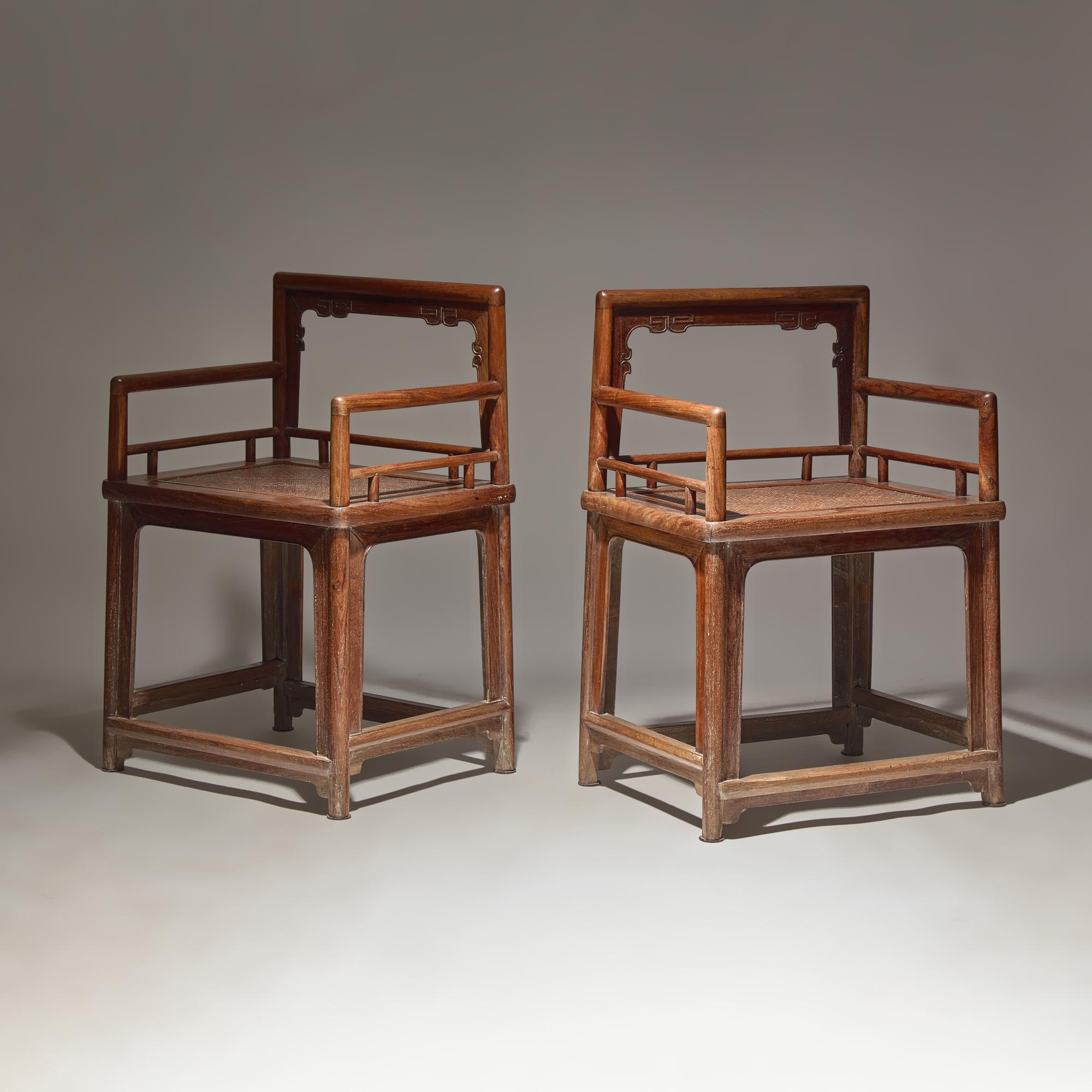 A Pair of Chinese Huanghuali Armchairs and Footrests, Meiguiyi, Early Qing Dynasty — 清早期 黃花梨玫瑰椅及脚踏一套