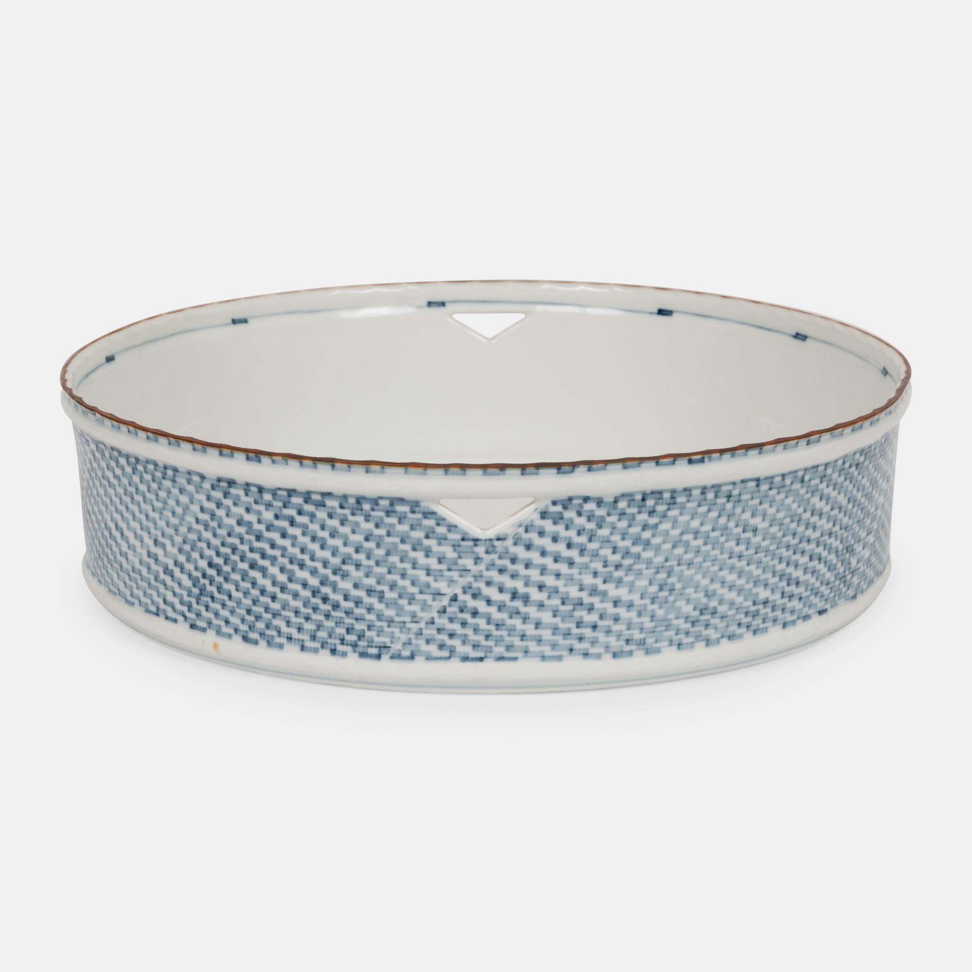 Bowl, 1981 Royal Copenhagen, Denmark