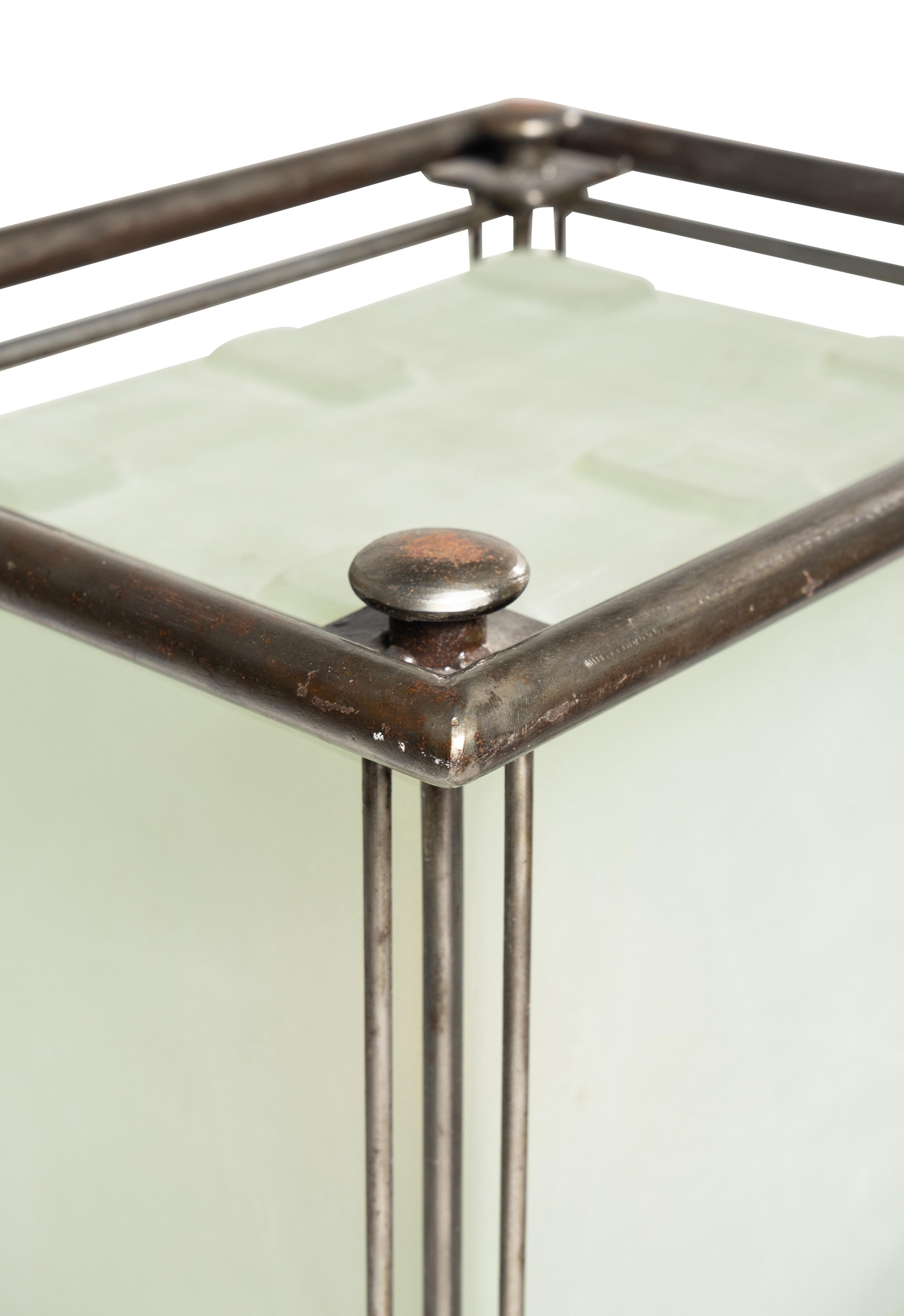 Glass Gated Lamp