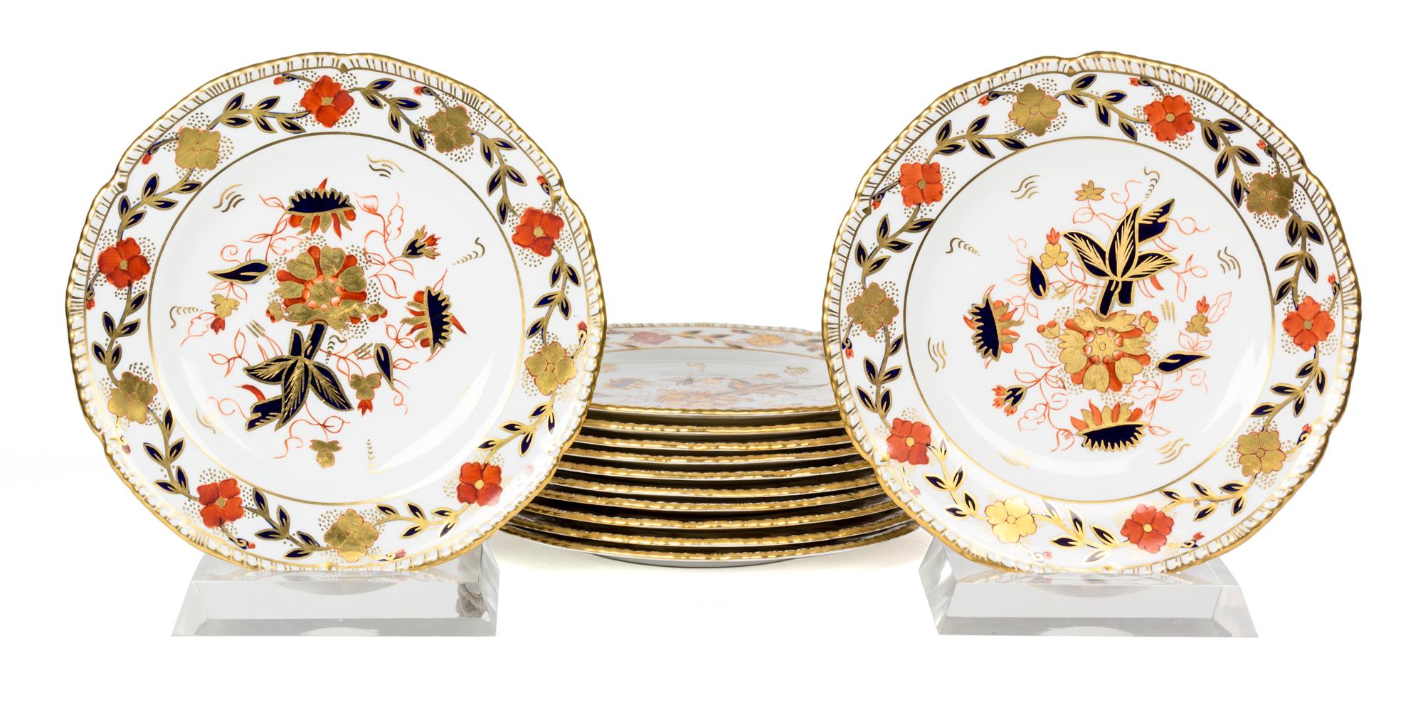 A Royal Crown Derby Porcelain Dinner Service for Twelve Diameter of first 10 inches. — 20TH CENTURY