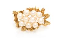 A 14 Karat Yellow Gold and Cultured Pearl Brooch, 12.90 dwts.