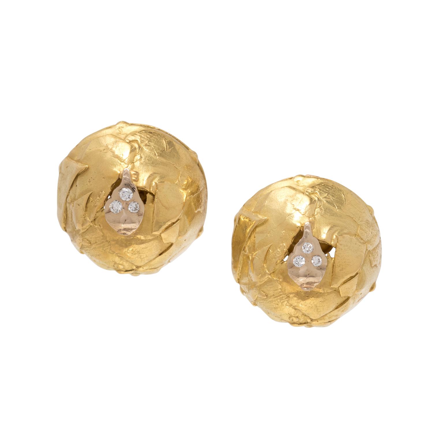 MISANI, YELLOW GOLD AND DIAMOND EARCLIPS