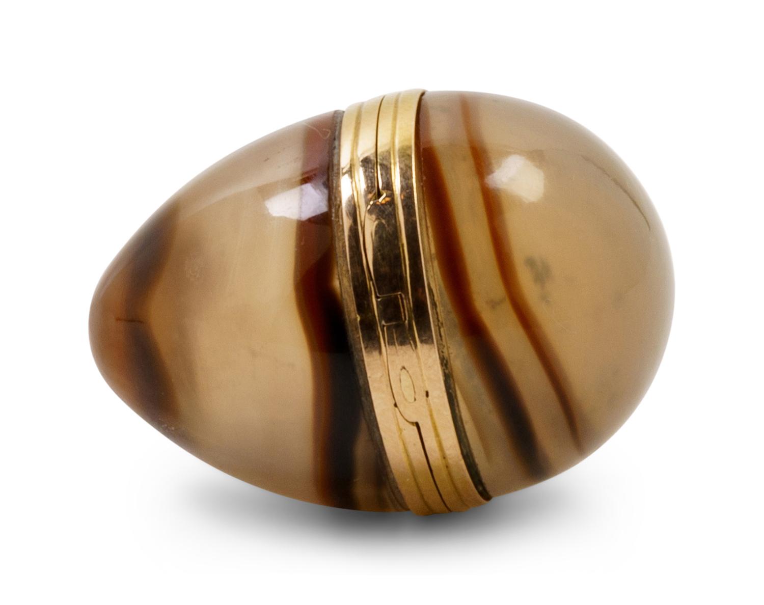 A Russian Gold and Agate Bomboniere