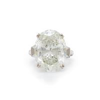 GRAFF, AN IMPORTANT OVAL DIAMOND RING