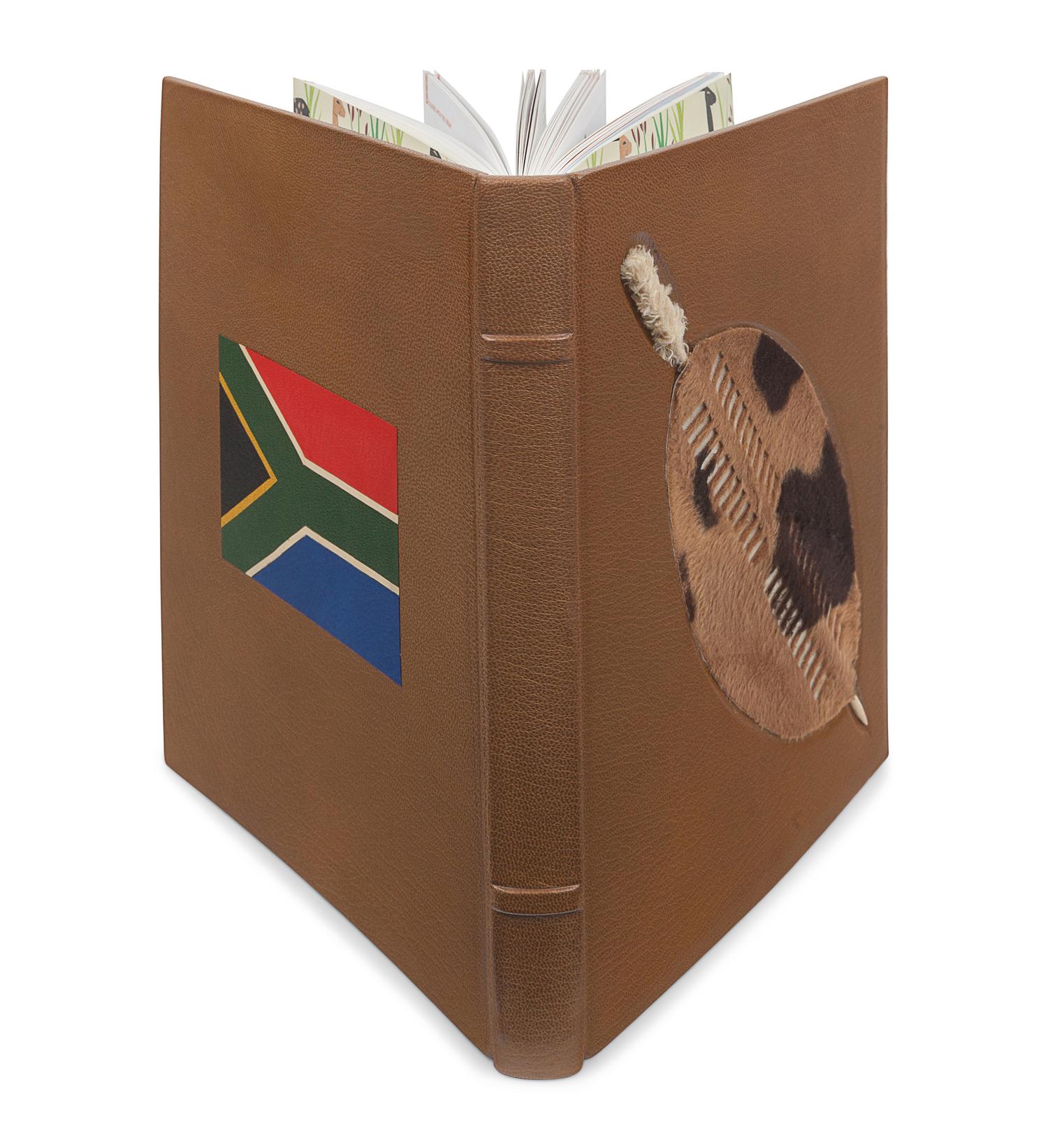 MANDELA, Nelson (1918-2013). The Illustrated Long Walk to Freedom . Boston, New York, Toronto, London: Little, Brown and Company, 1996.