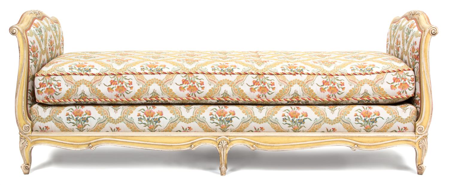A Louis XV Style Painted and Upholstered Carved Wood Day Bed Height 31 x width 83 x depth 35 1/2 inches. — 20TH CENTURY