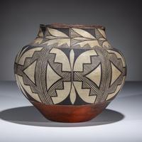 Acoma Fine Line Pottery Jar