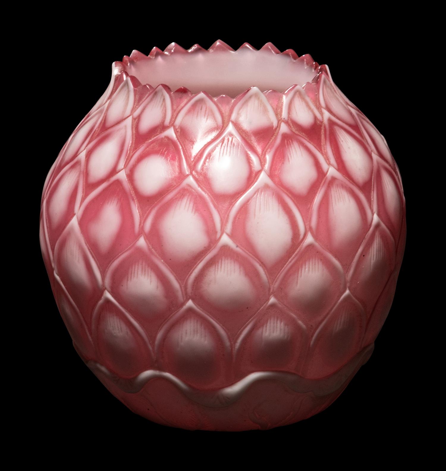 A Chinese Peking Glass 'Lotus' Brushwasher