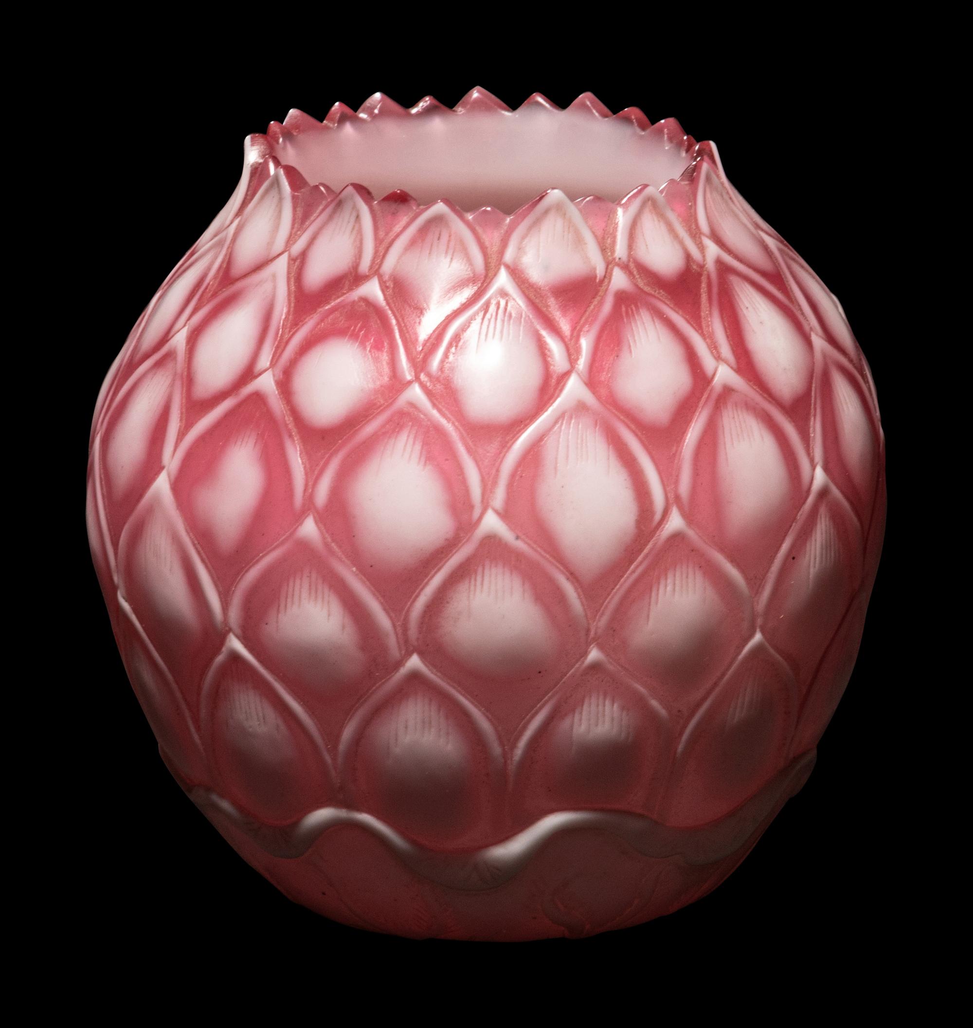 A Chinese Peking Glass 'Lotus' Brushwasher