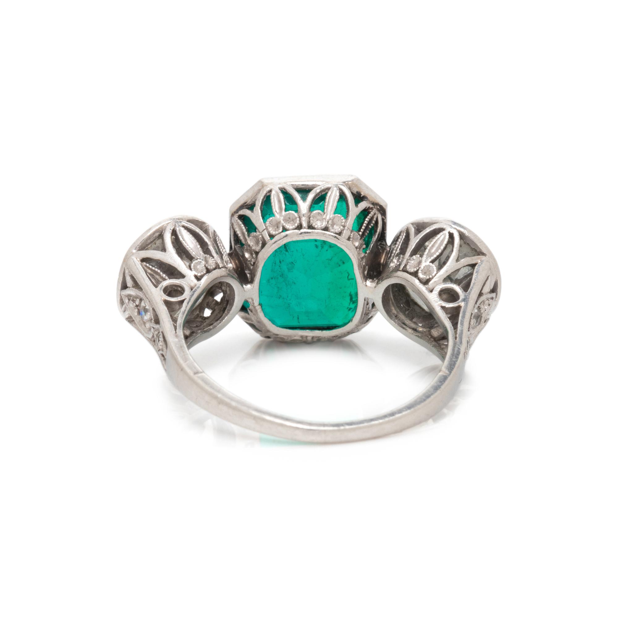 ART DECO, COLOMBIAN EMERALD AND DIAMOND RING