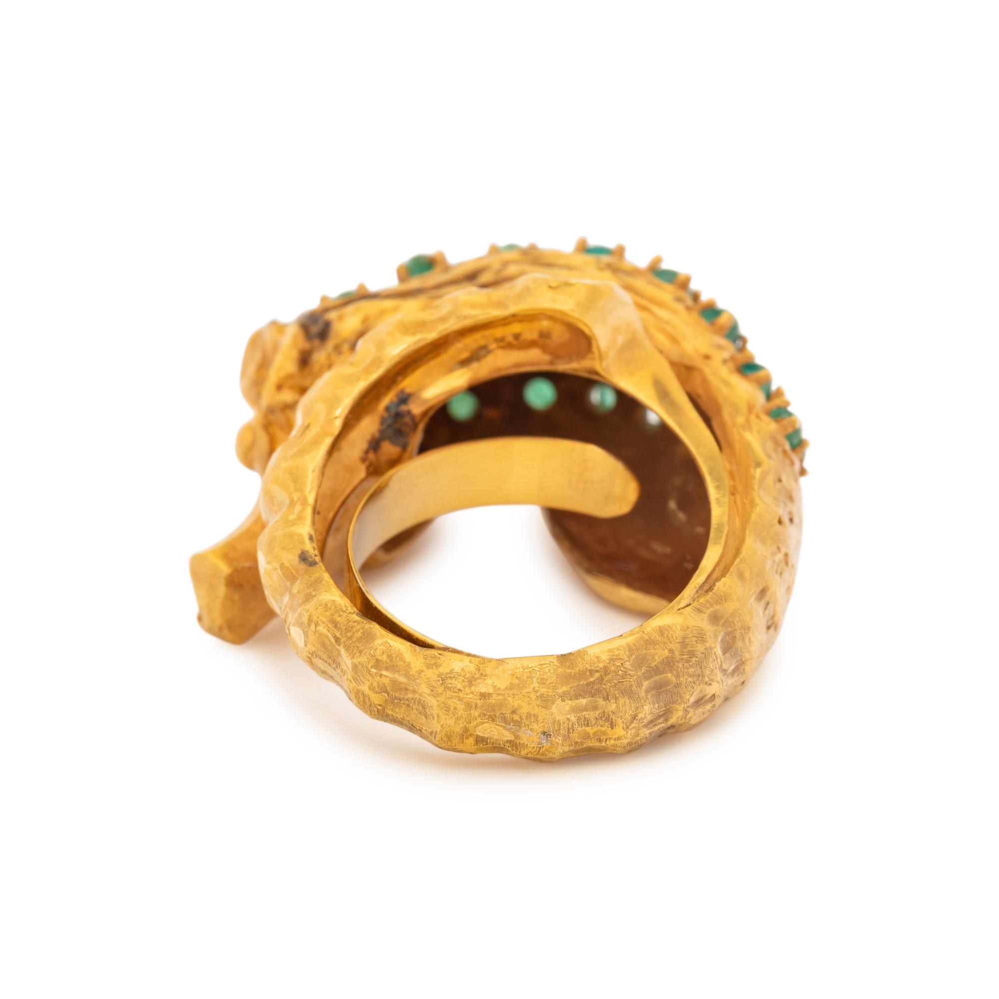 YELLOW GOLD AND EMERALD SEAHORSE RING