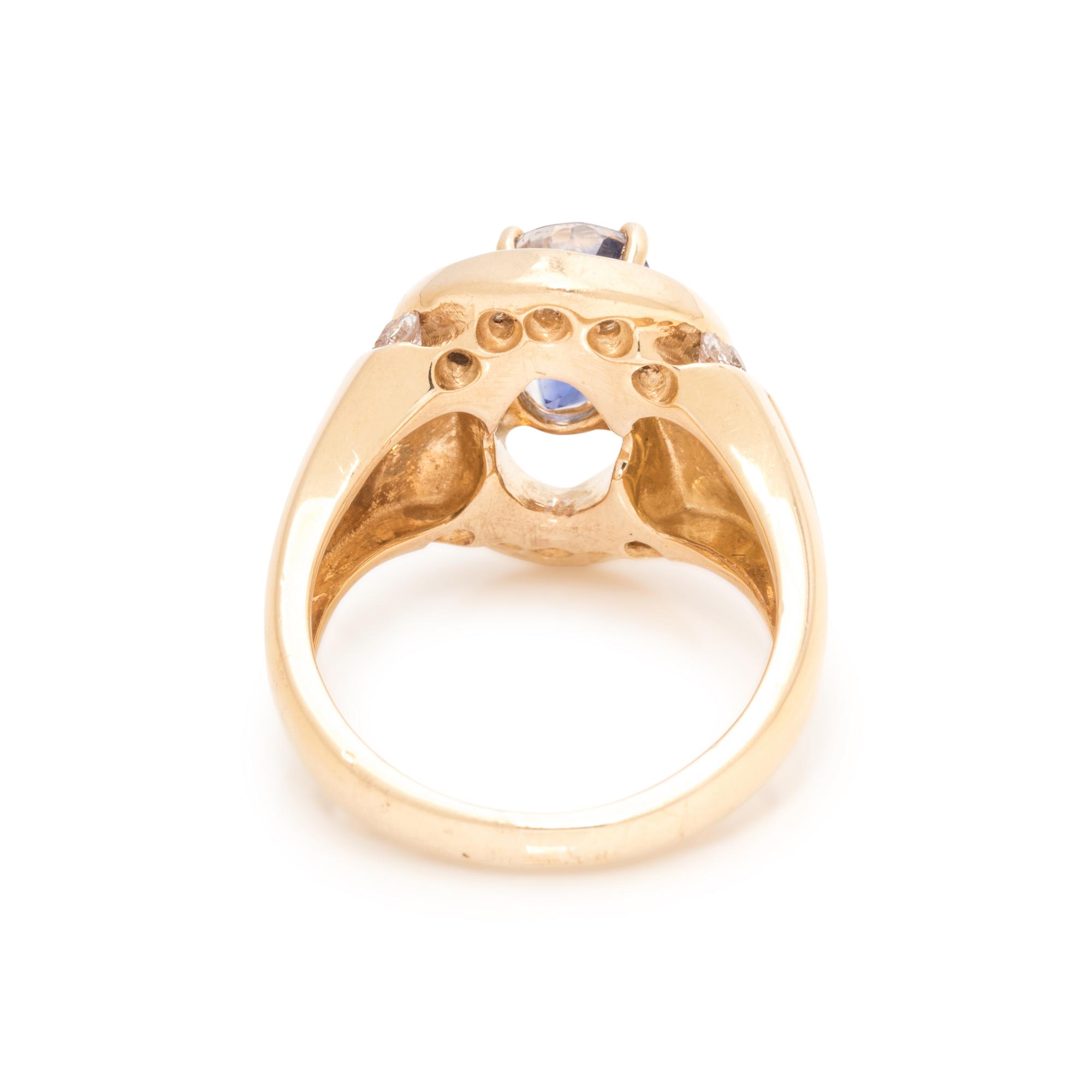 SAPPHIRE AND DIAMOND RING