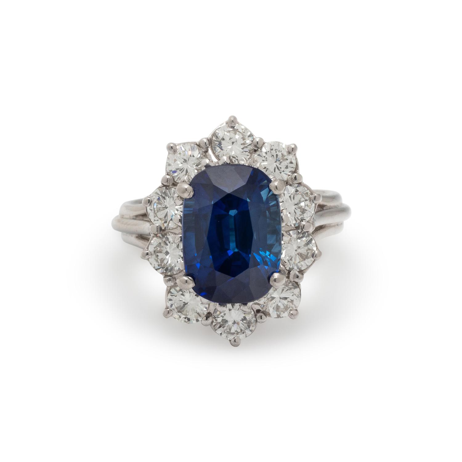 SAPPHIRE AND DIAMOND RING
