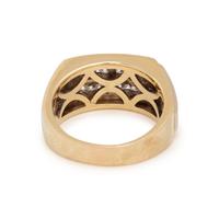 YELLOW GOLD AND DIAMOND RING