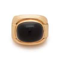 YELLOW GOLD AND ONYX RING