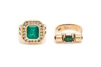 COLLECTION OF YELLOW GOLD AND EMERALD RINGS