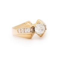 DIAMOND AND YELLOW GOLD RING
