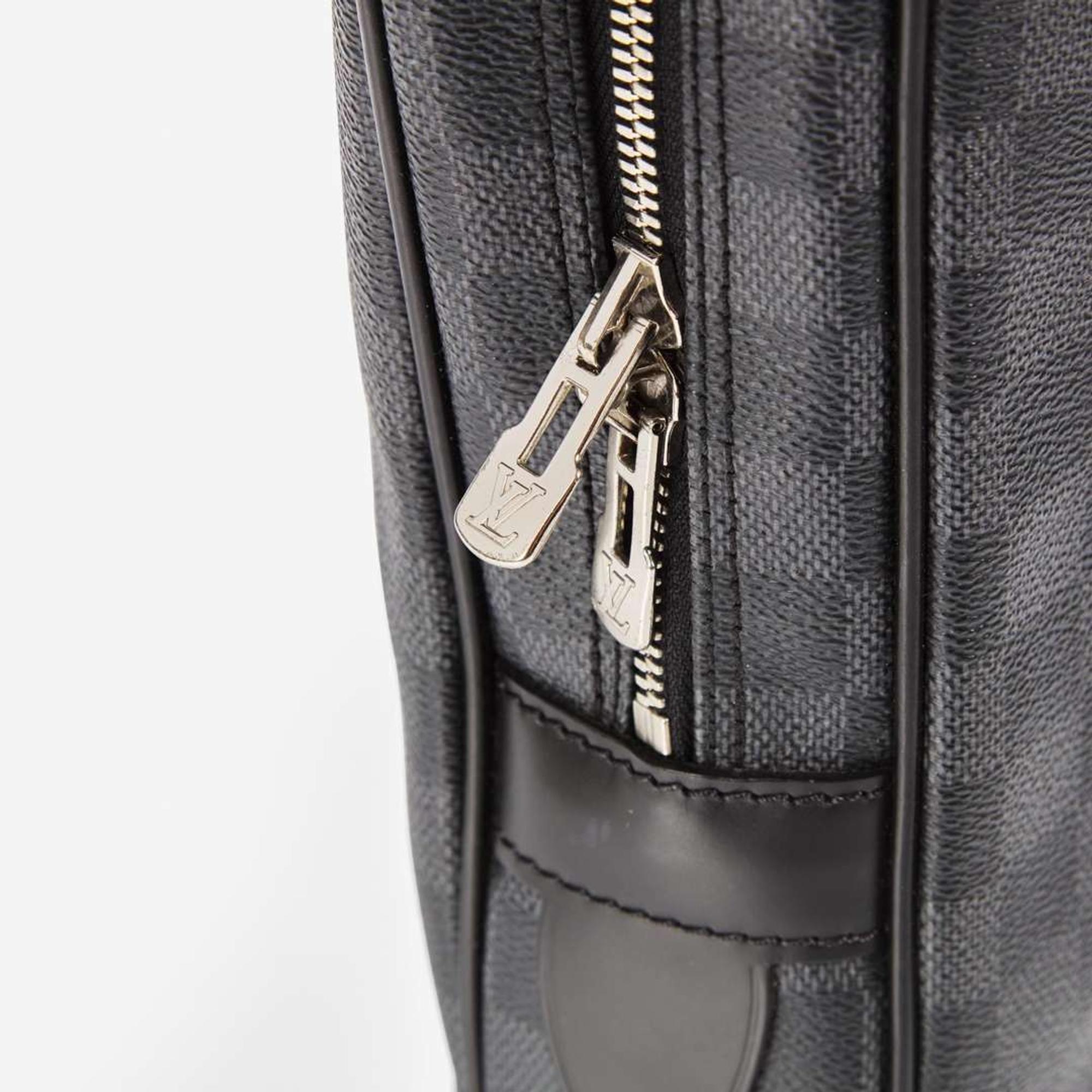 A Louis Vuitton Porte Document Voyage Louis Vuitton
