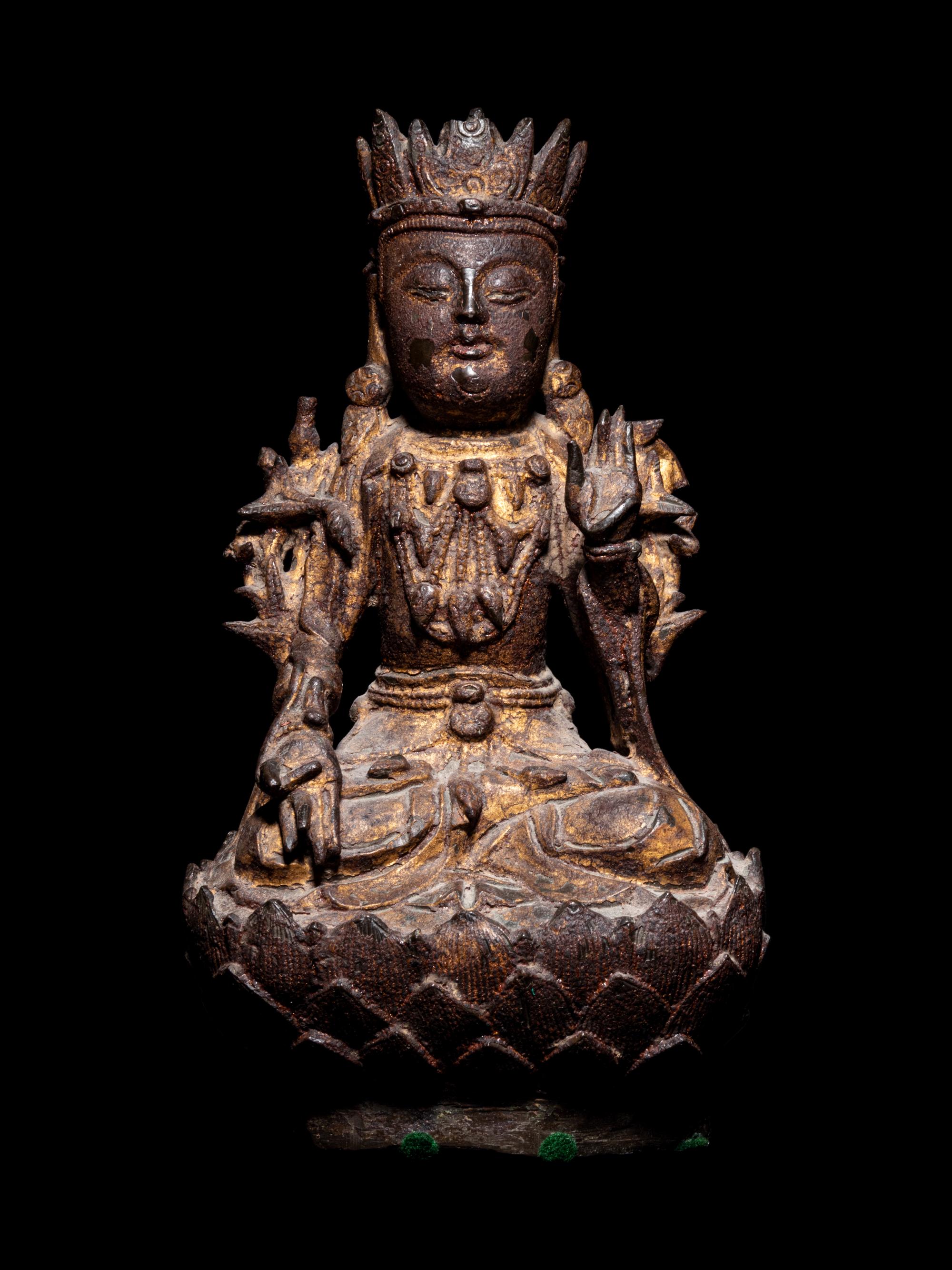 A Chinese Parcel Gilt Bronze Figure of Guanyin