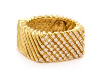 An 18 Karat Yellow Gold and Diamond Ring, Dunay, 7.40 dwts.