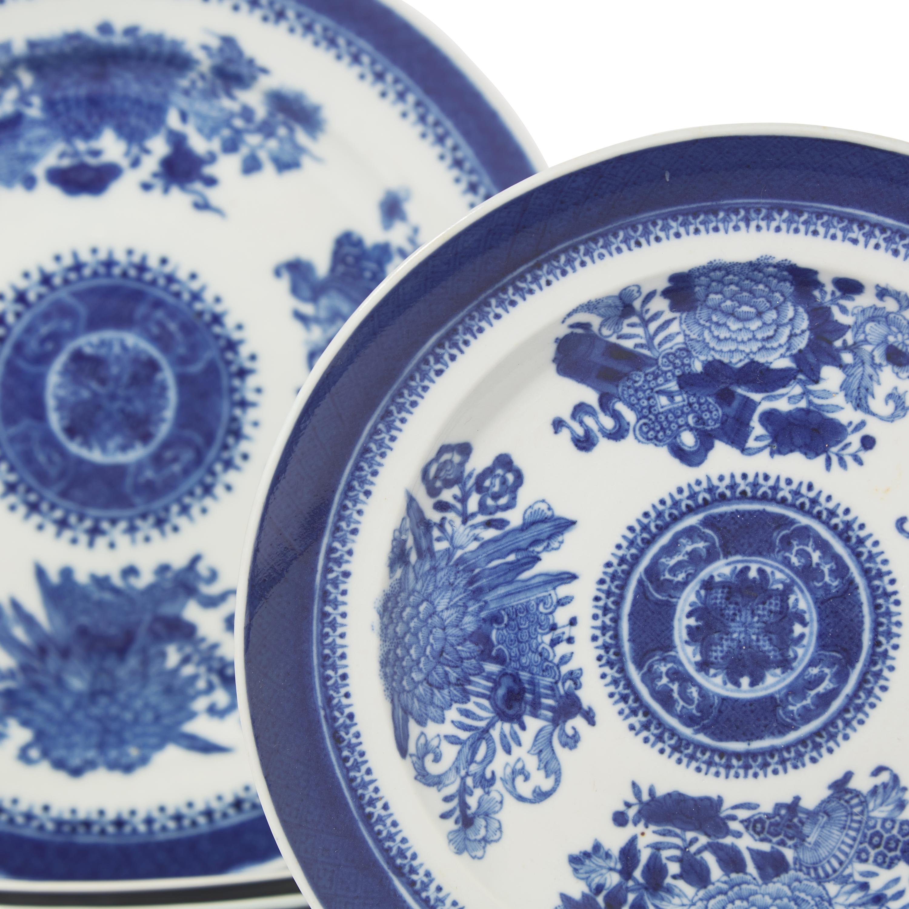 A Set of Sixteen Chinese Export Porcelain Blue Fitzhugh Tablewares