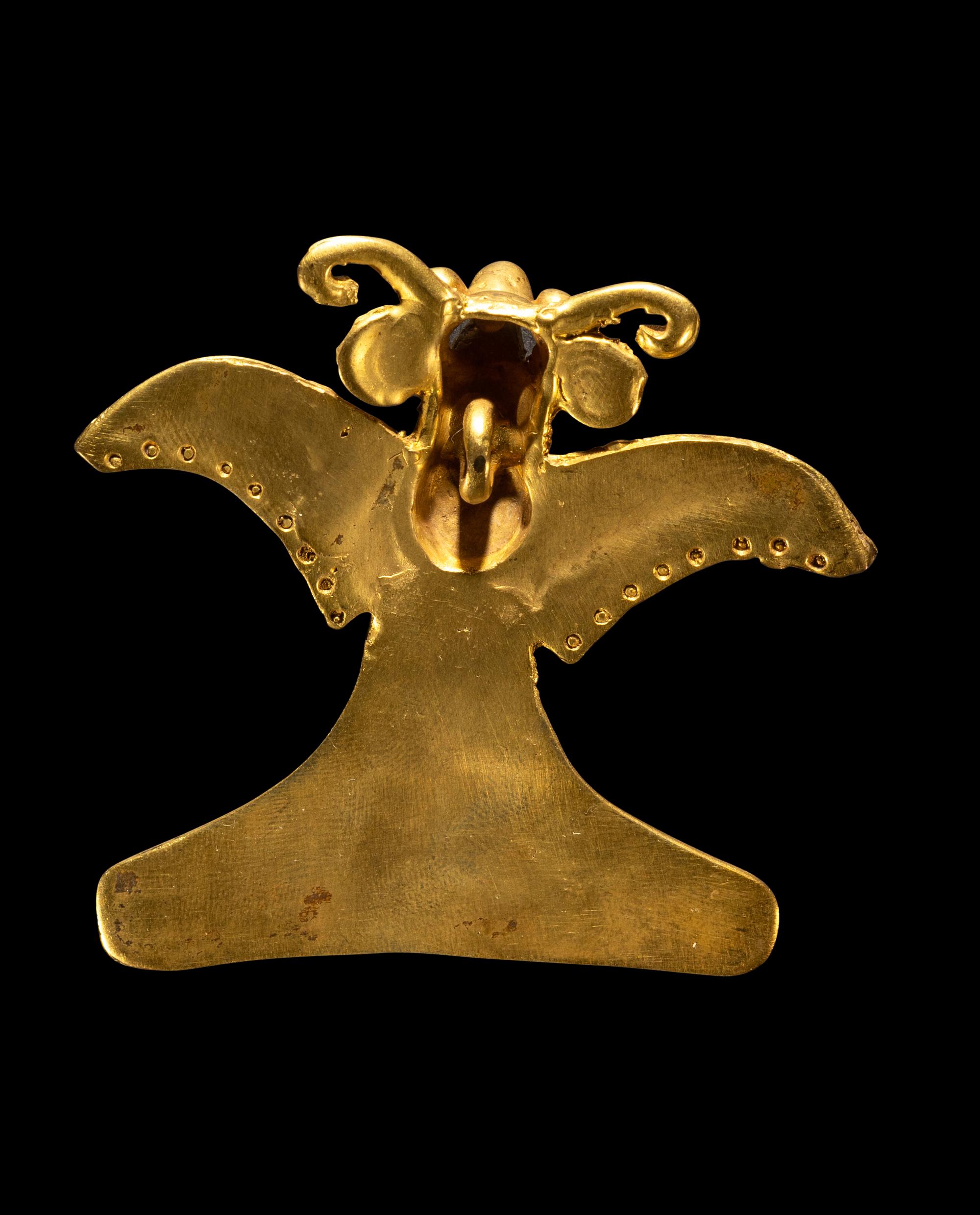 A Veraguas Gold Eagle Pendant