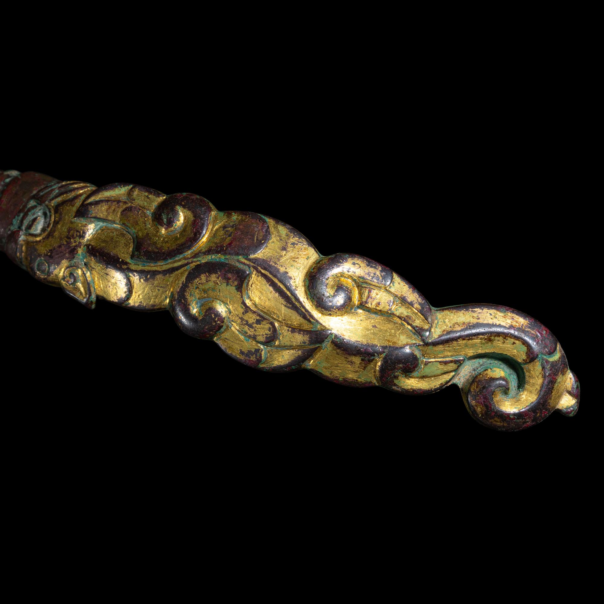 Two Chinese Gilt Bronze Belt Hooks, Warring States-Han Dynasty 戰國-漢 銅鎏金龍鳳帶鉤及鳥首帶鉤