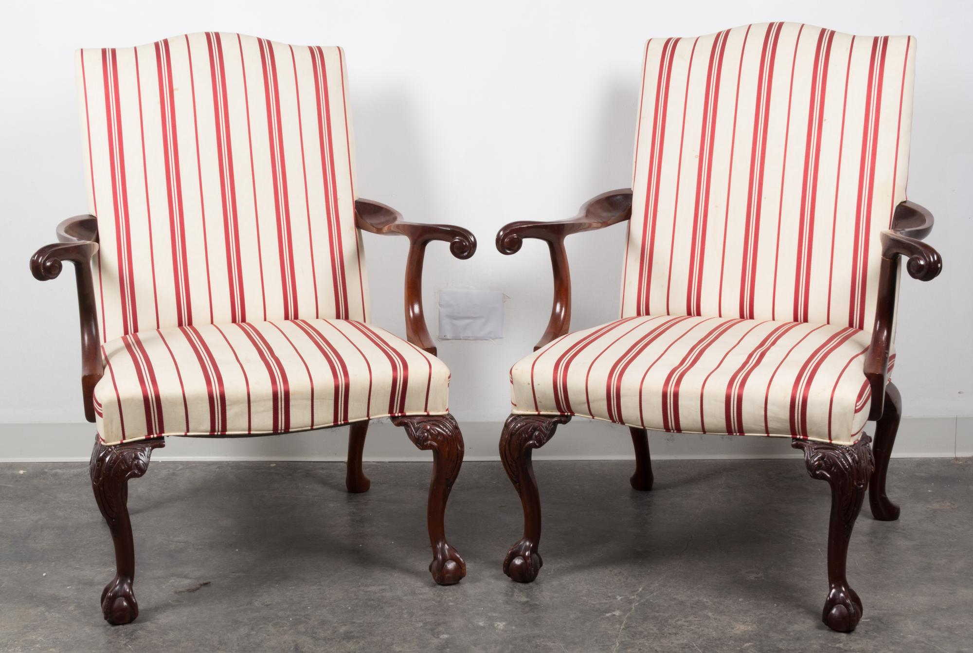 A Pair of Georgian Style Mahogany Library Chairs Height 39 1/2 x width 26 x depth 21 inches. — 20TH CENTURY