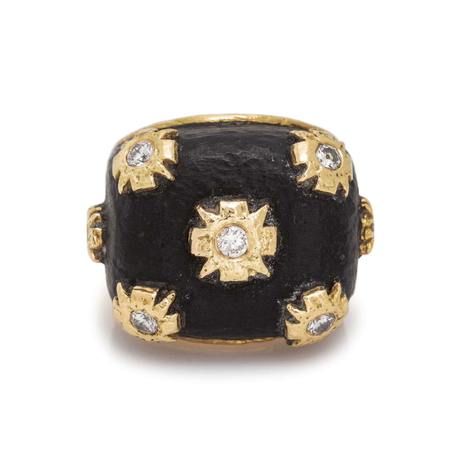 KATY BRISCOE, YELLOW GOLD, JET AND DIAMOND 'DIEZ' RING