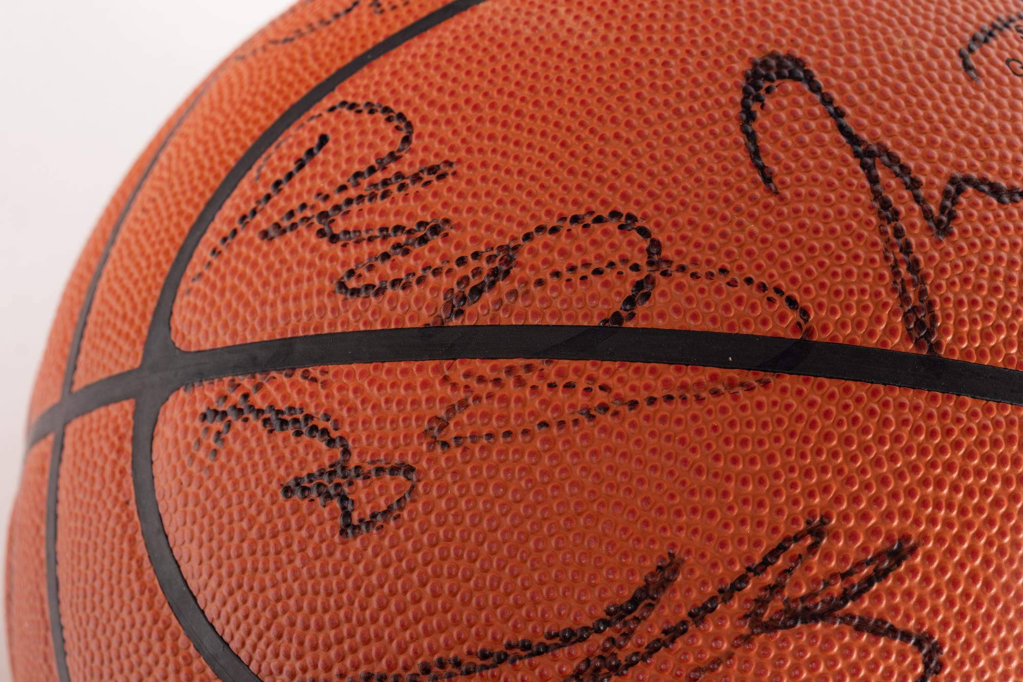 A 2003-04 Chicago Bulls Team Signed Autograph Basketball (Scottie Pippen's Last Season)
