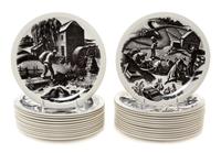 A Set of Twenty-Eight Wedgwood Dinner Plates Diameter 10 1/2 inches. — MID 20TH CENTURY