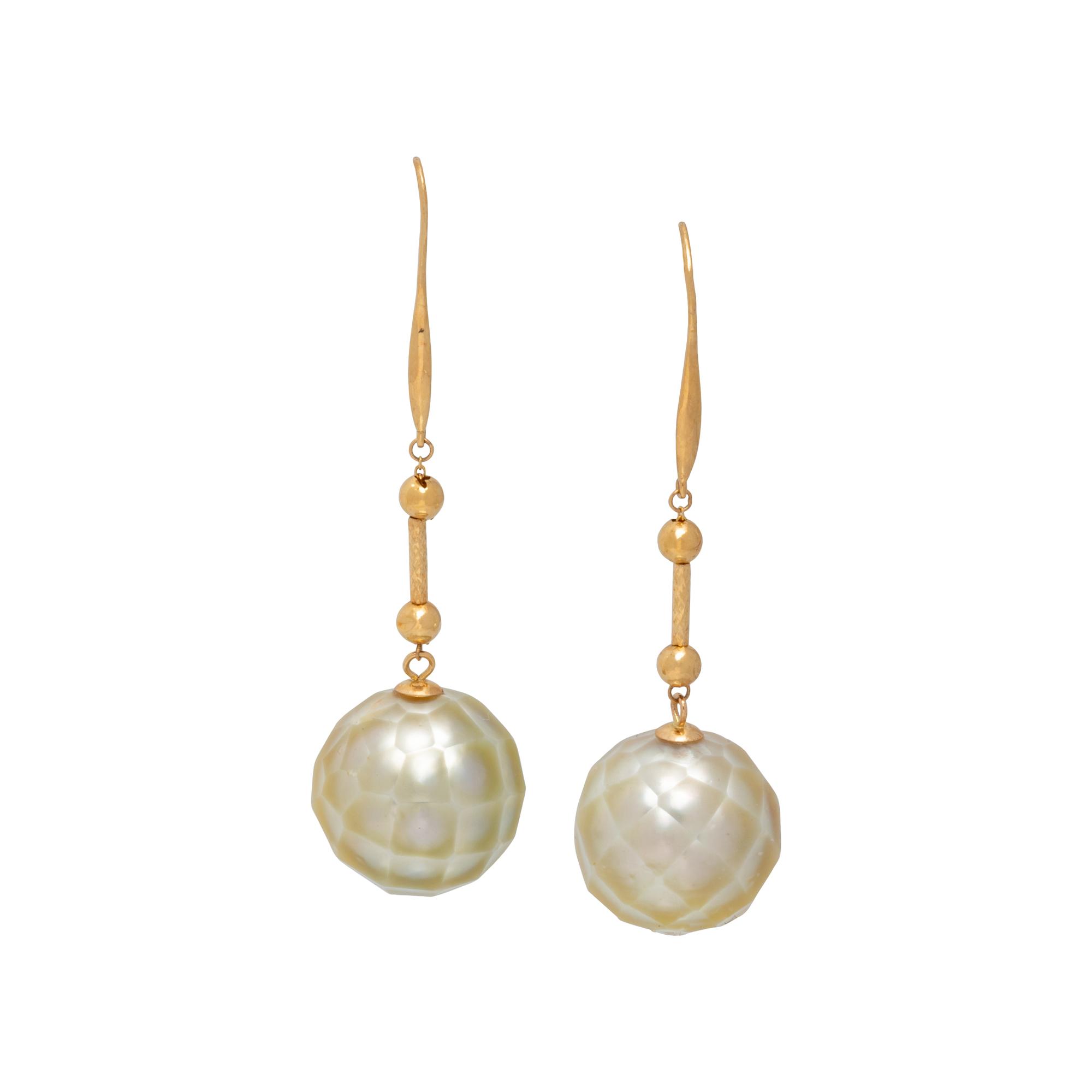 YELLOW GOLD AND CULTURED PEARL EARRINGS