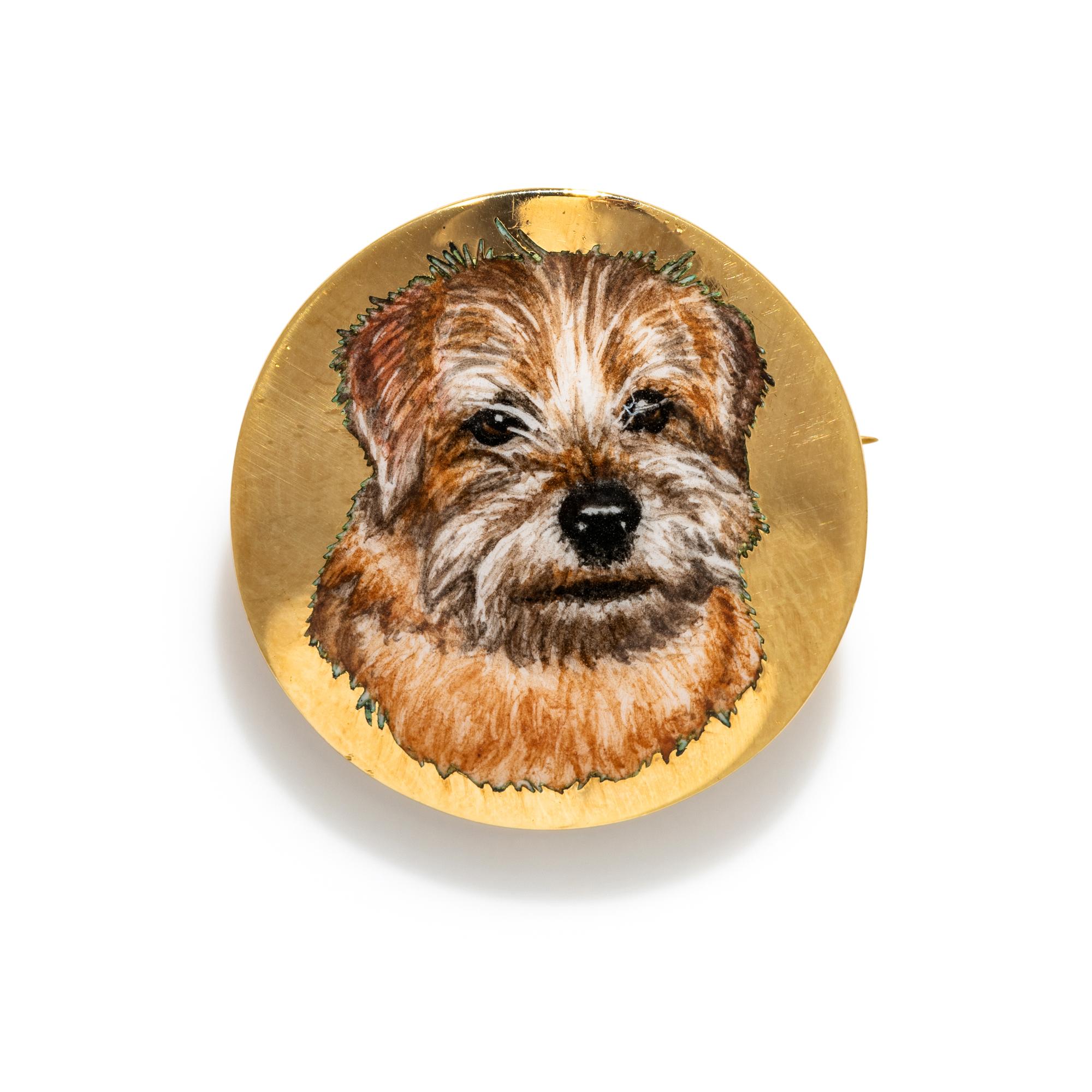 LONGMIRE LONDON, YELLOW GOLD AND ENAMEL DOG PENDANT/BROOCH