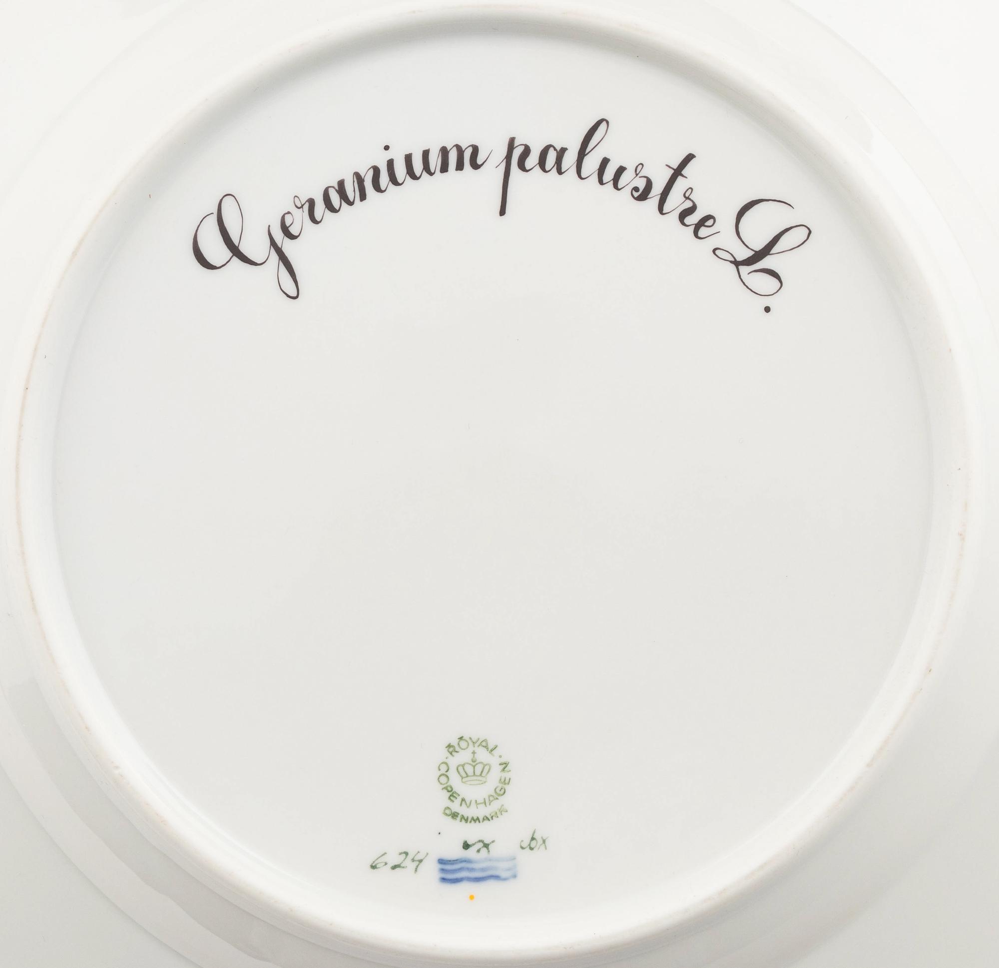 A Set of Eight Royal Copenhagen Flora Danica Porcelain Luncheon Plates