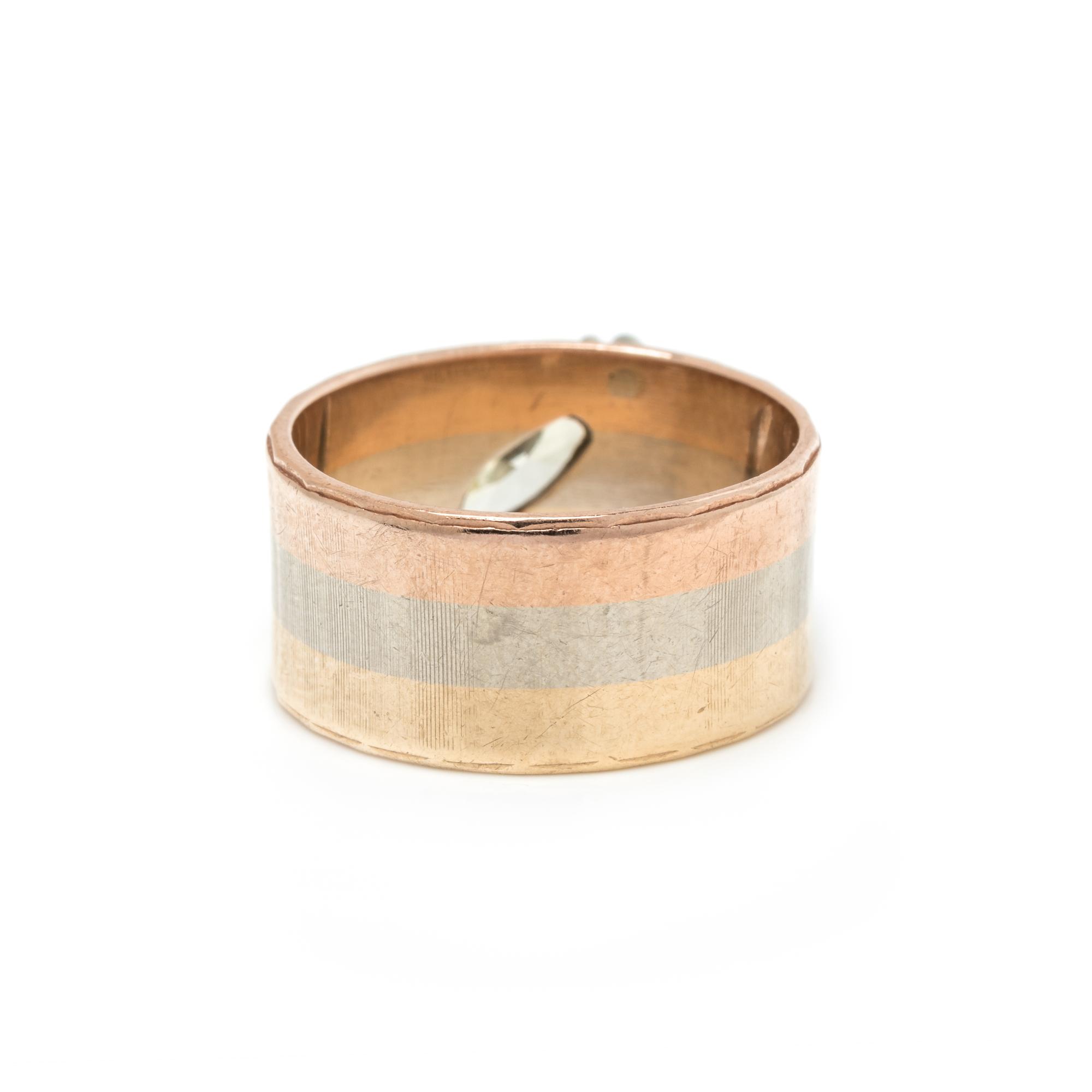 TRICOLOR GOLD AND COLORED DIAMOND RING